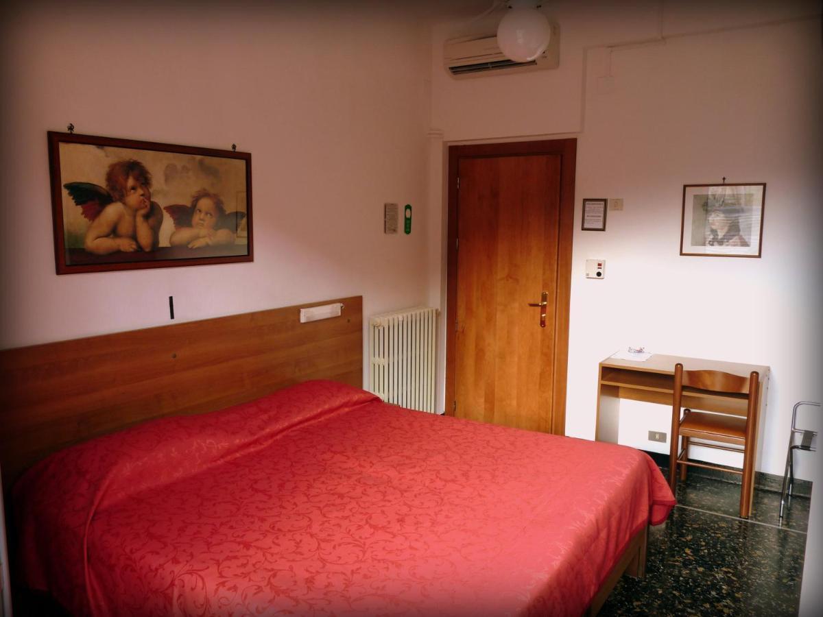 Hotel Triestina Ноли Екстериор снимка