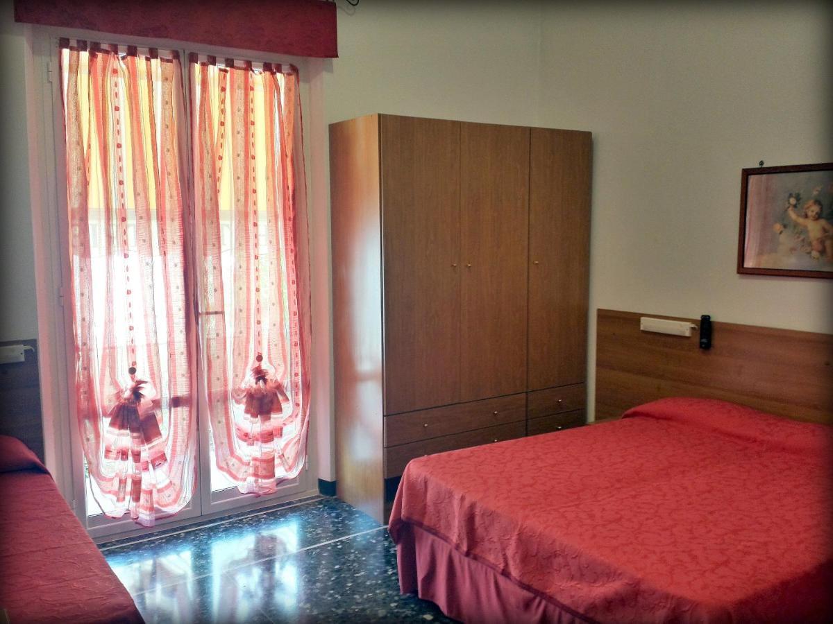 Hotel Triestina Ноли Екстериор снимка