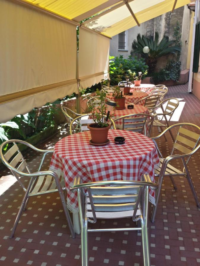 Hotel Triestina Ноли Екстериор снимка