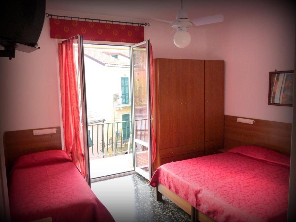 Hotel Triestina Ноли Екстериор снимка