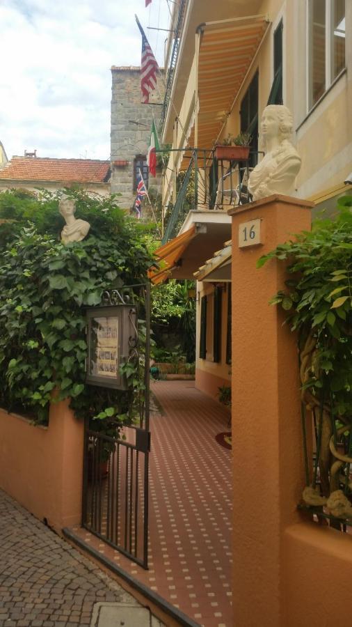 Hotel Triestina Ноли Екстериор снимка