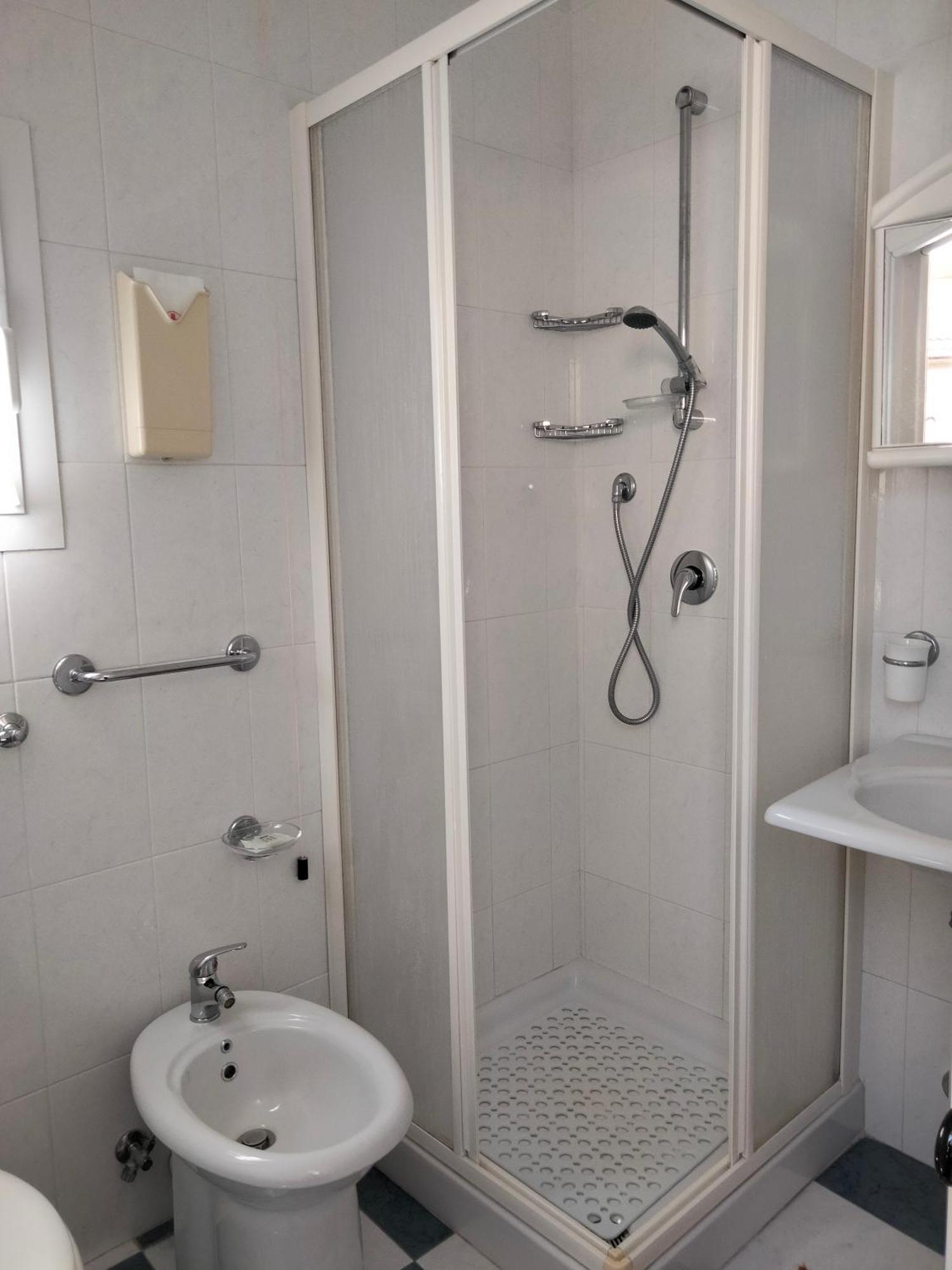 Hotel Triestina Ноли Екстериор снимка