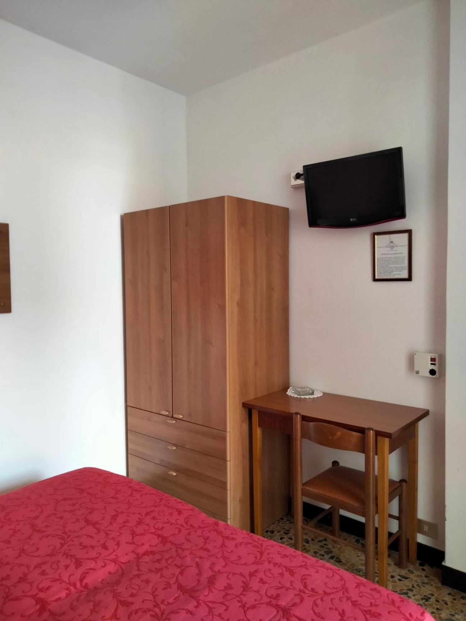 Hotel Triestina Ноли Екстериор снимка