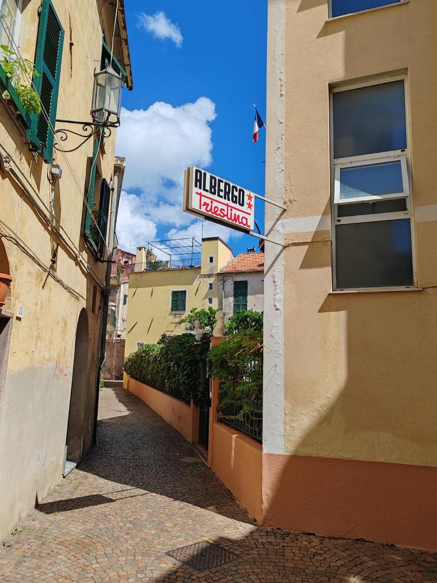 Hotel Triestina Ноли Екстериор снимка